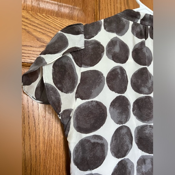 Banana Republic silk short sleeve blouse - XS - Picture 3 of 3